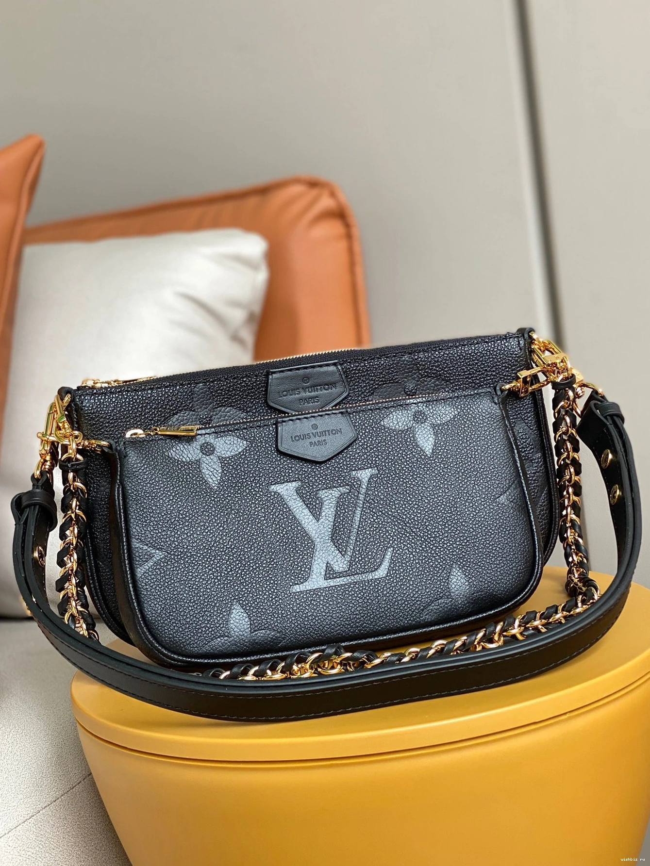 WIS VUITTON MULTI LOUIS POCHETTE ACCESSOIRES 0826